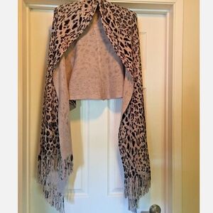 Unique Rikka Amimal Print Black & Grey Shawl with fringe 66' x 25"